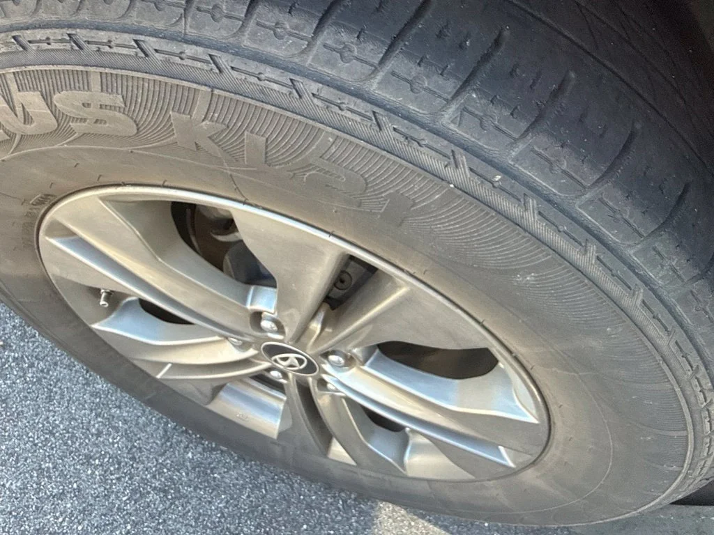 Used 2014 Silver Hyundai Base image 16
