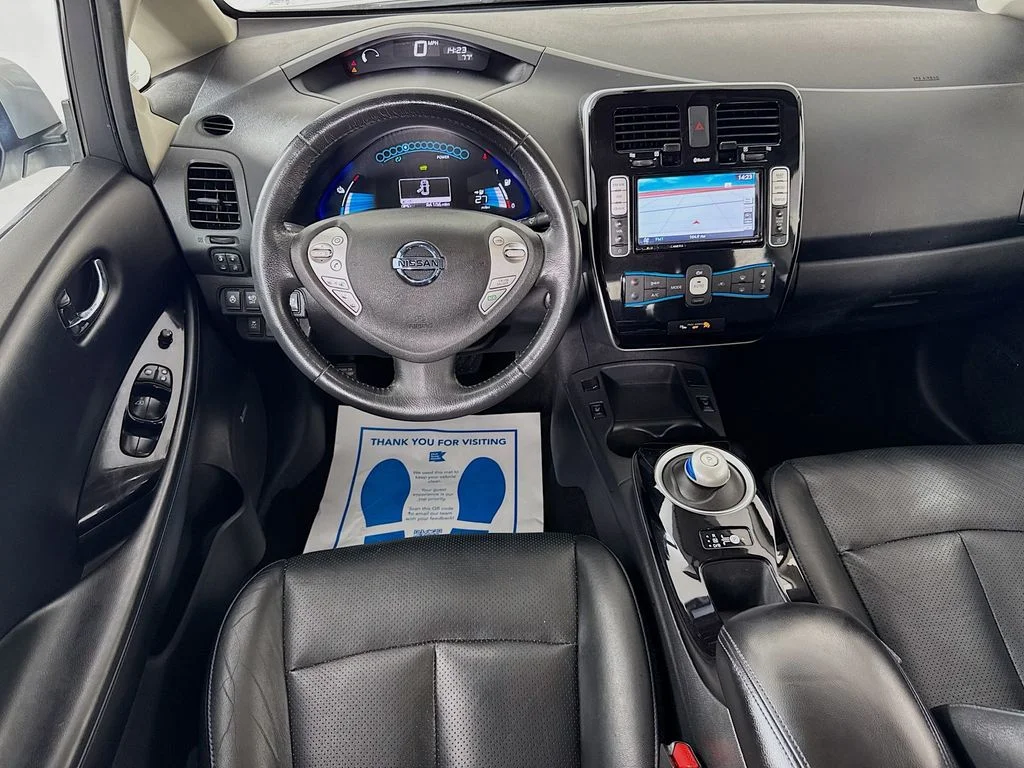 Used 2014 Brilliant Silver Nissan SL image 28