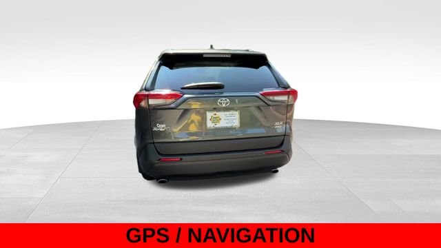 Used 2025 Gray Toyota XLE Premium image 6