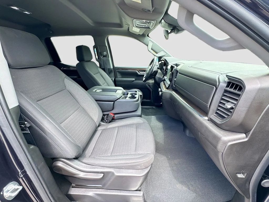 Used 2024 Gray Chevrolet LT image 29