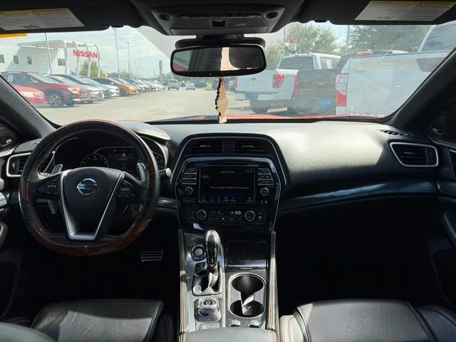 Used 2021 Orange Nissan SR image 19