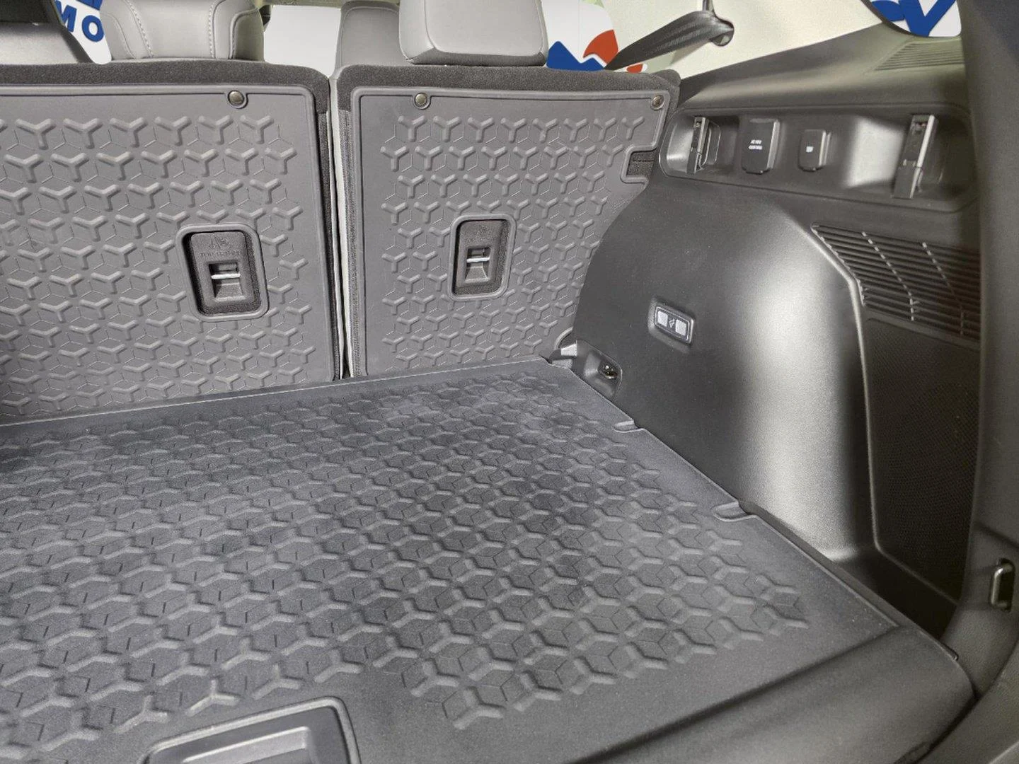 Used 2026 Carbonized Gray Metallic Ford Badlands image 9