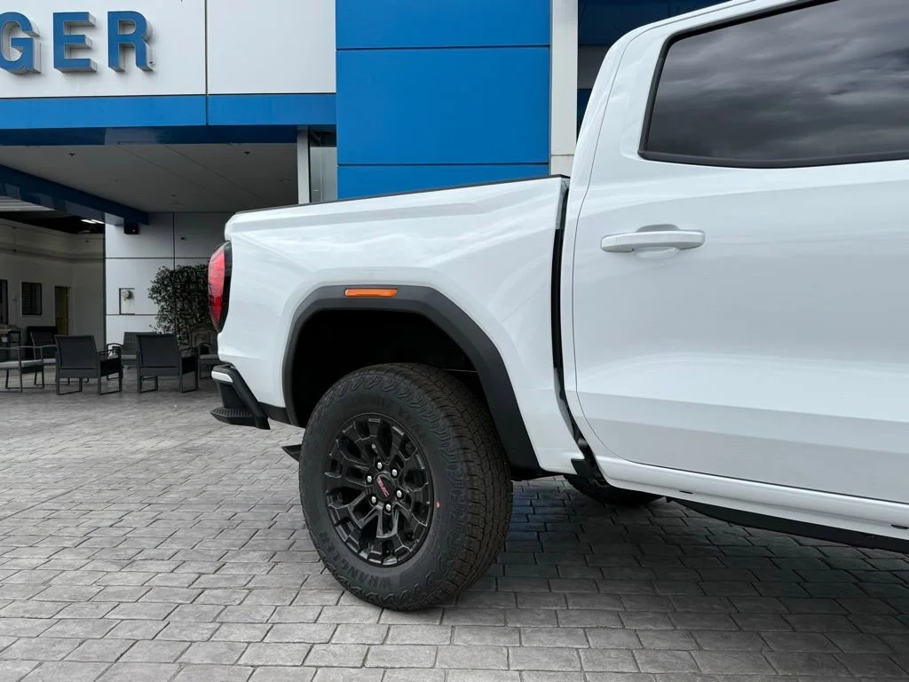 New 2026 Summit White GMC Elevation image 6