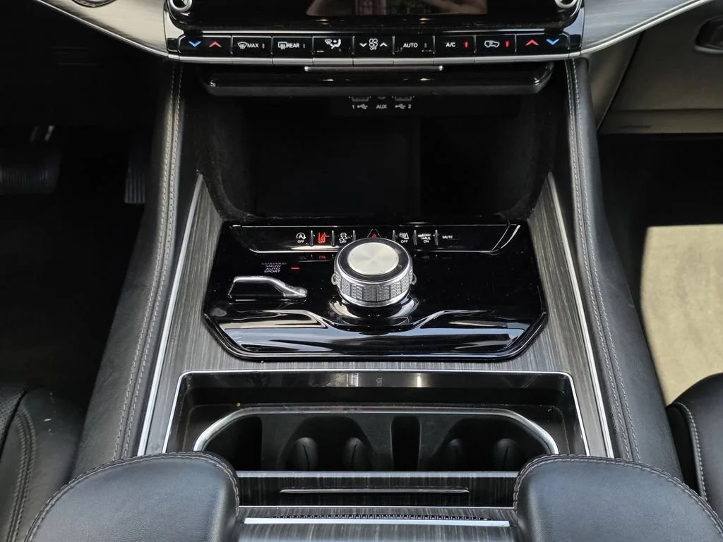 Used 2023 White Jeep Series II image 23