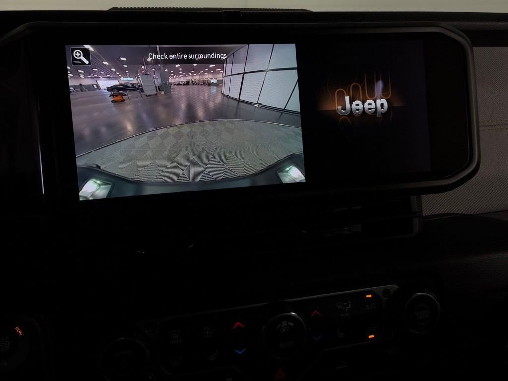 Used 2024 White Jeep Willys image 19