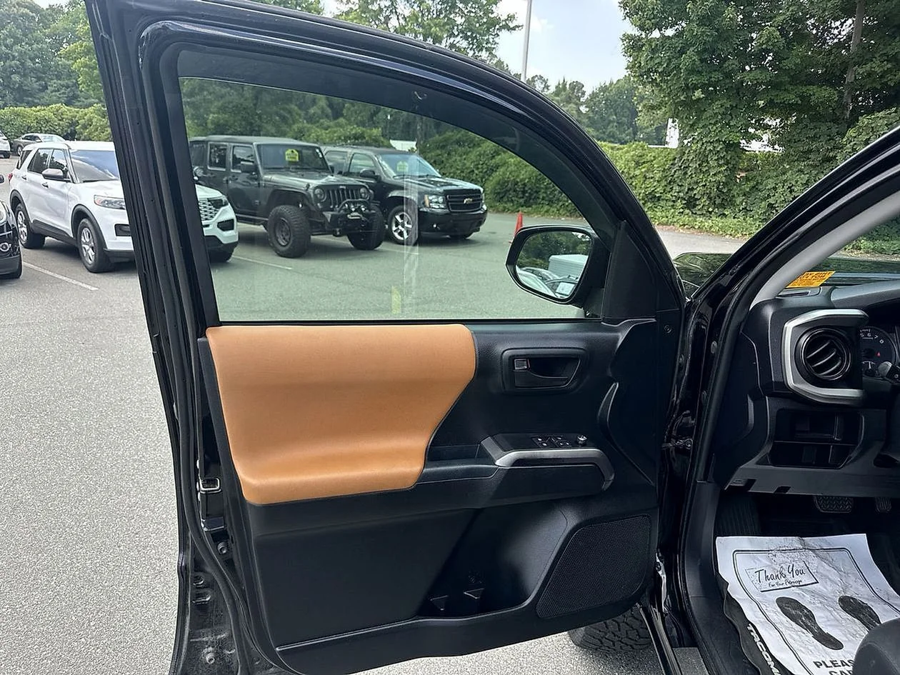 Used 2017 Black Toyota SR5 image 14