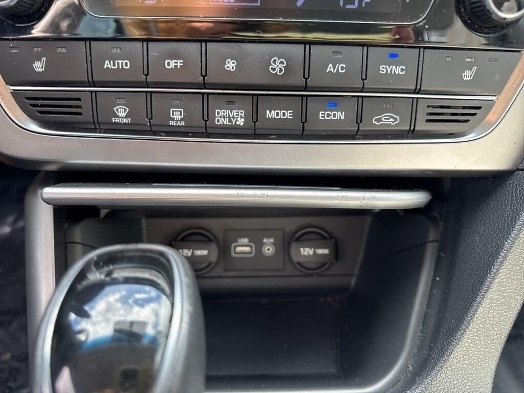 Used 2016 Black Hyundai Base image 24