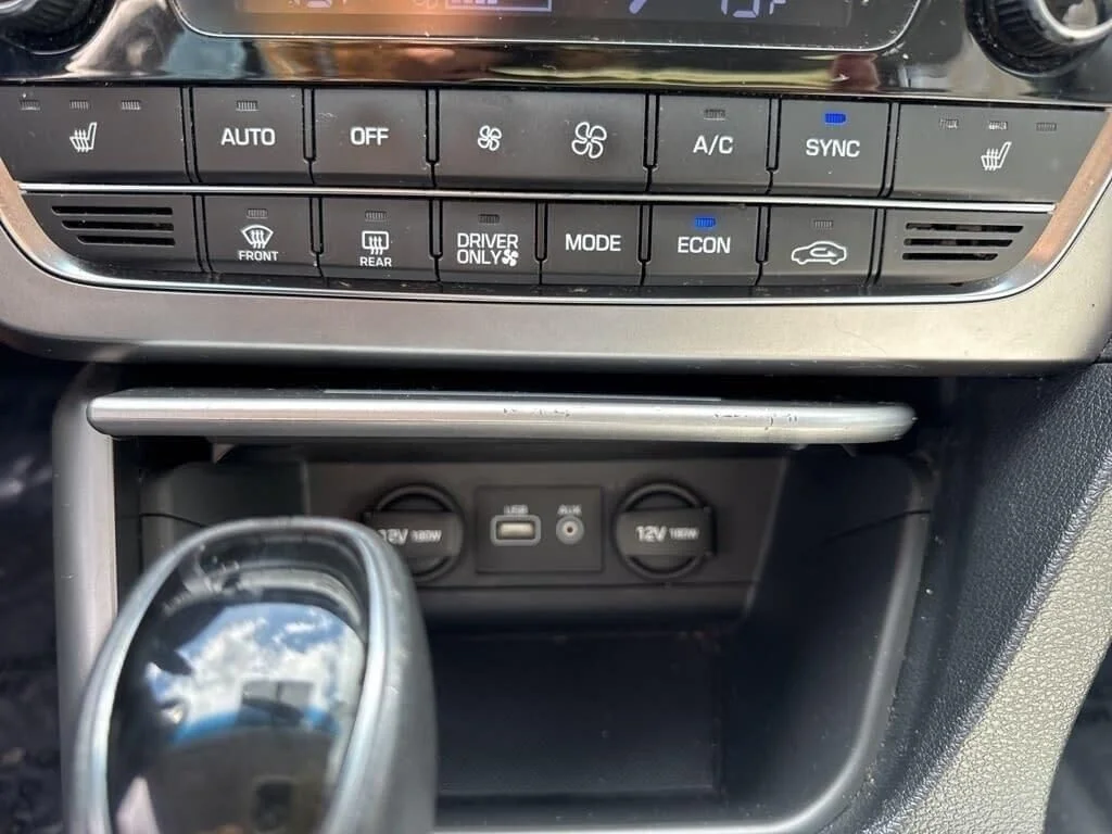 Used 2016 Black Hyundai Base image 24