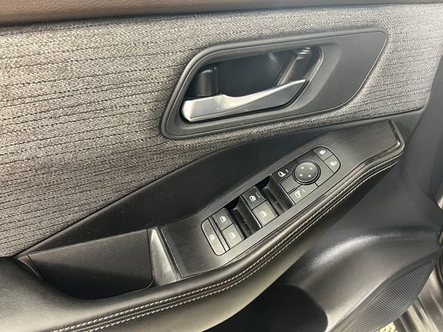 Used 2021 Gray Nissan SV image 12