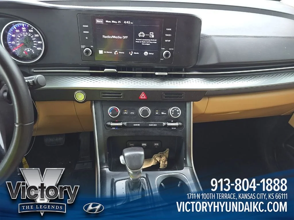 Used 2024 Black Kia LX image 9