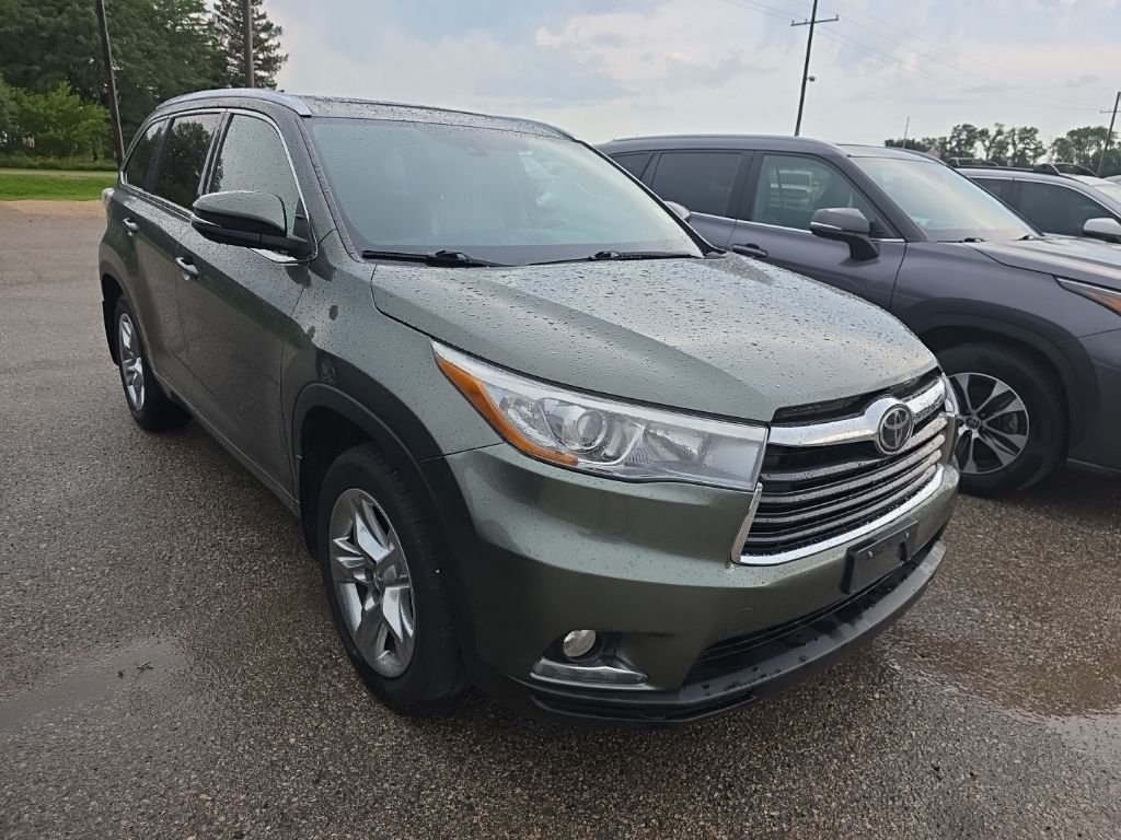 Used 2015 Green Toyota Limited Platinum V6 image 2