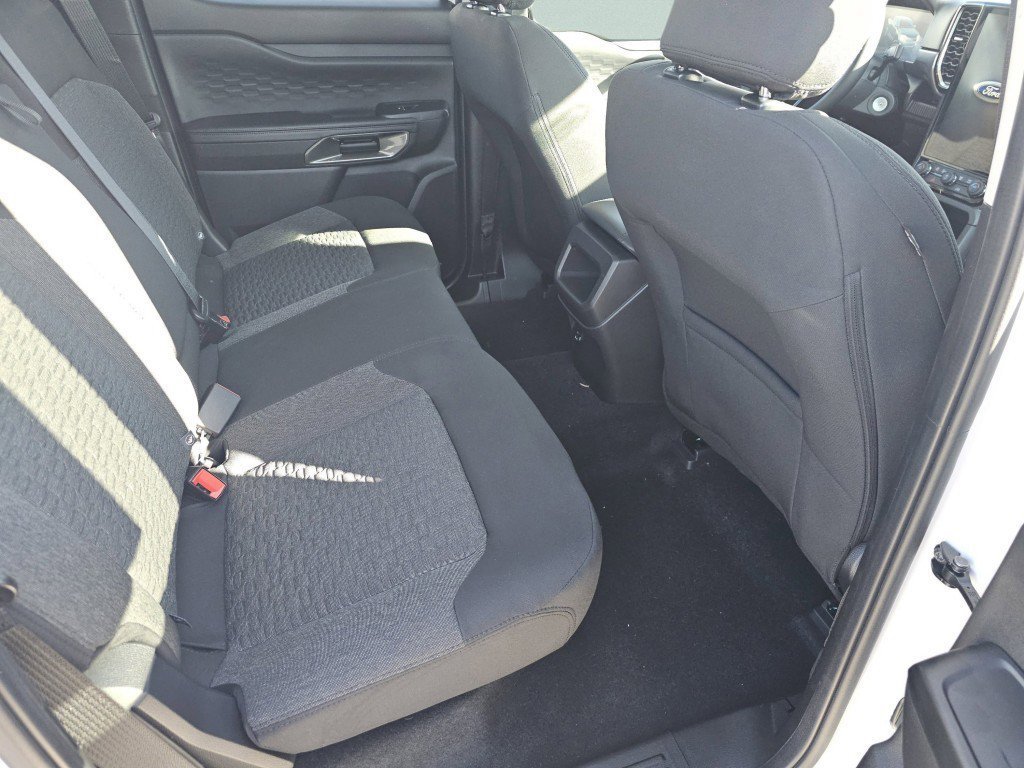 Used 2025 Oxford White Ford XLT image 5