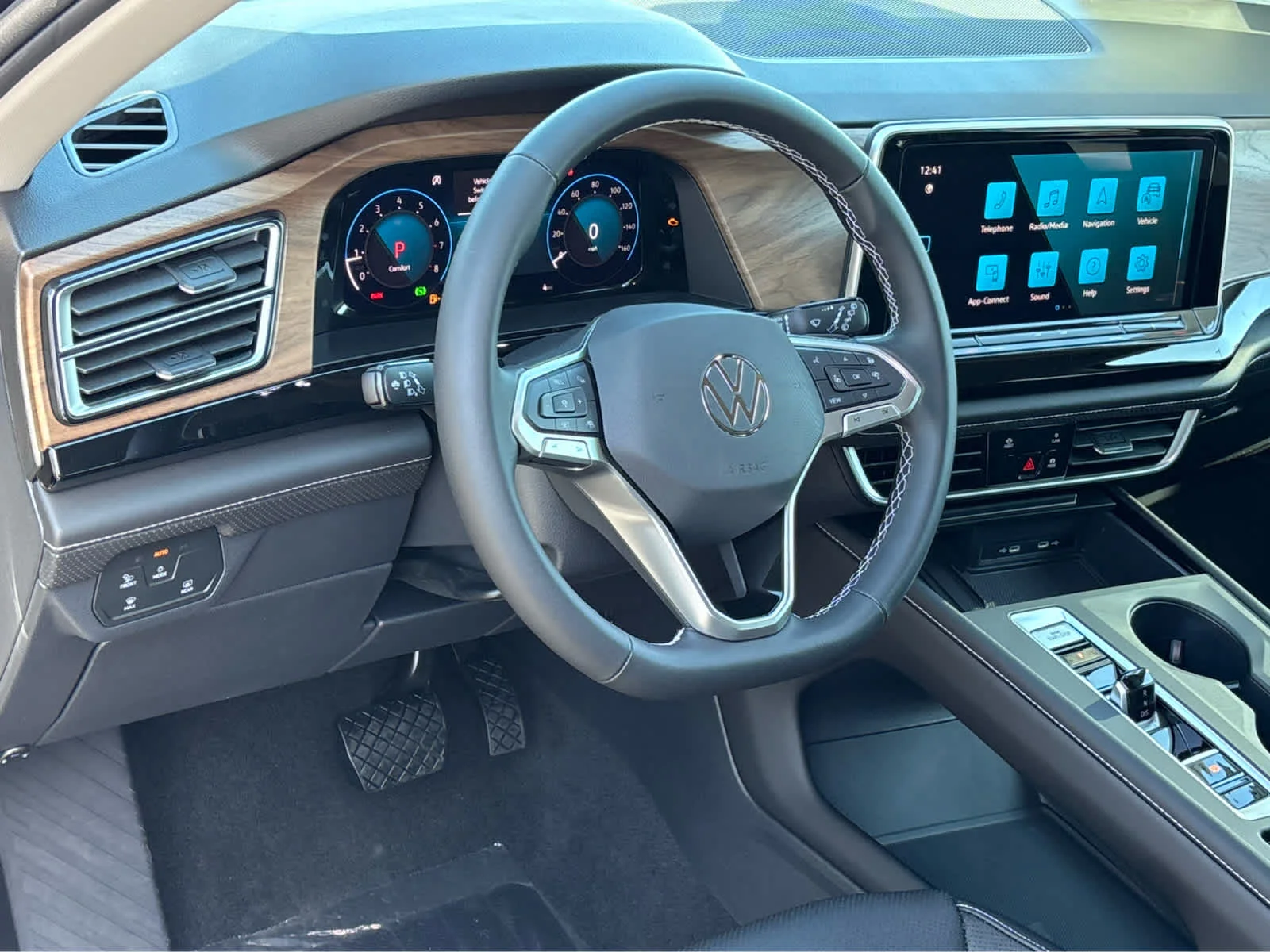 New 2026 DEEP BLACK Volkswagen 2.0T SE image 6
