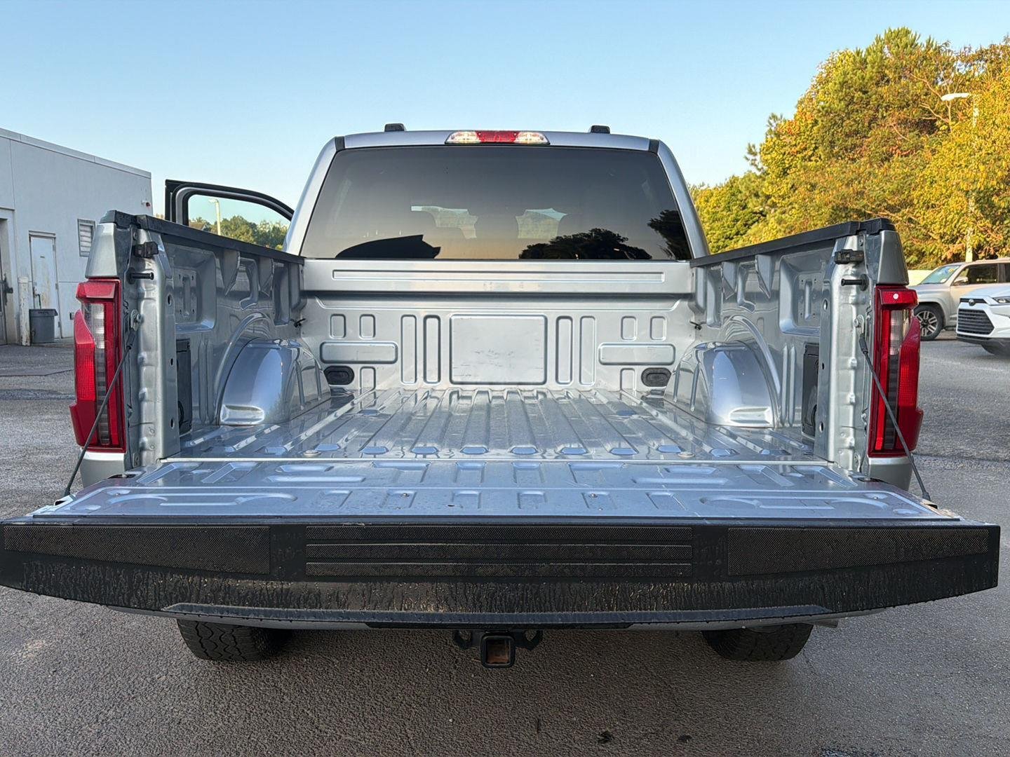 Used 2025 Iconic Silver Ford XLT image 31