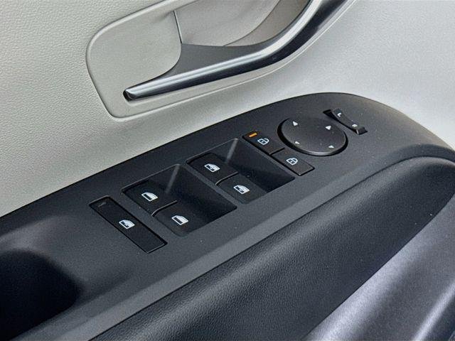New 2026 Silver Hyundai SEL Premium FWD image 30