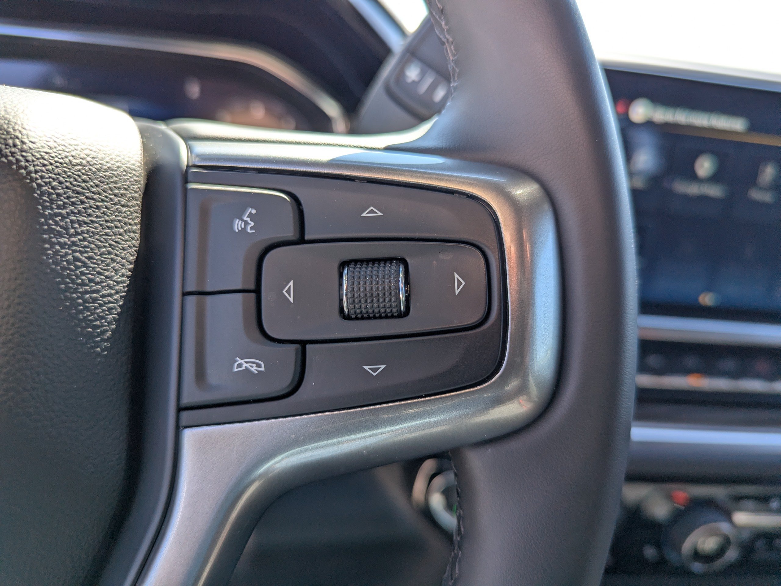 New 2025 Sterling Gray Metallic Chevrolet LT image 15