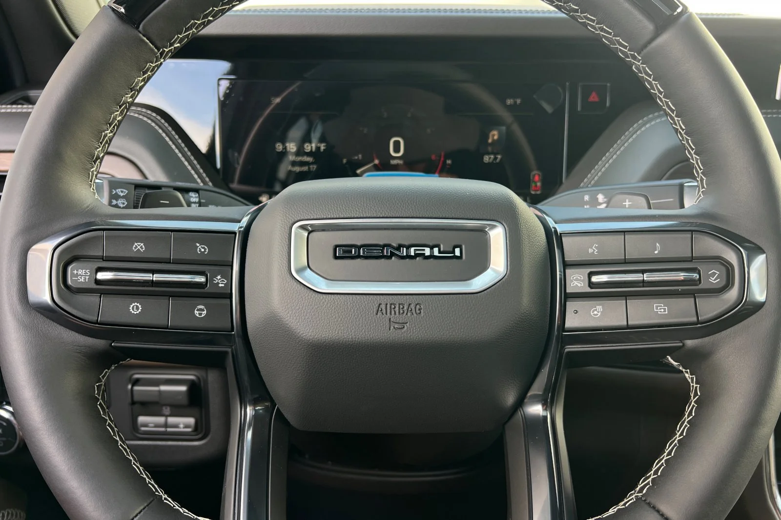2026 GMC Yukon XL Denali Ultimate - Photo 26