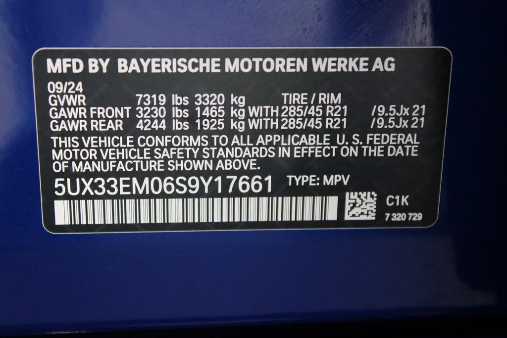 Used 2025 Blue Metallic BMW M60i image 49