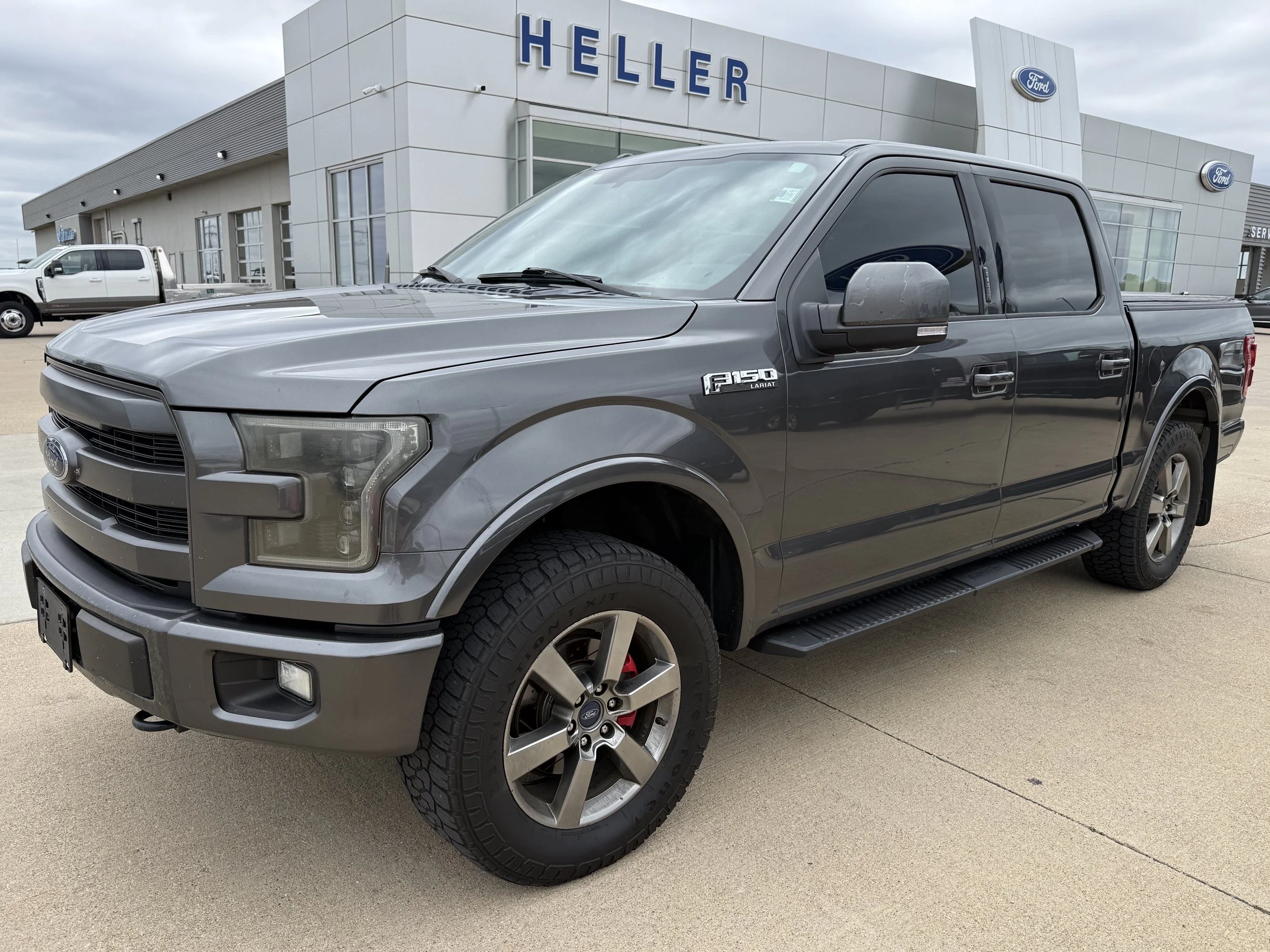 Used 2015 Magnetic Metallic Ford XLT image 3