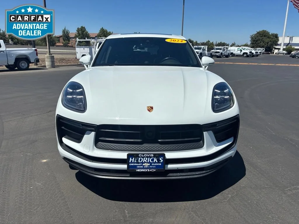 Used 2024  Porsche  image 8