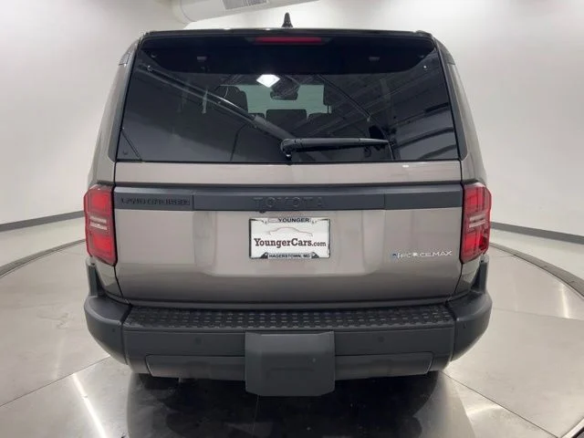 Certified Used 2025  Toyota 1958 image 4
