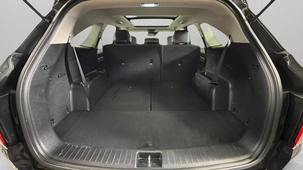 Used 2023 Black Kia S image 32