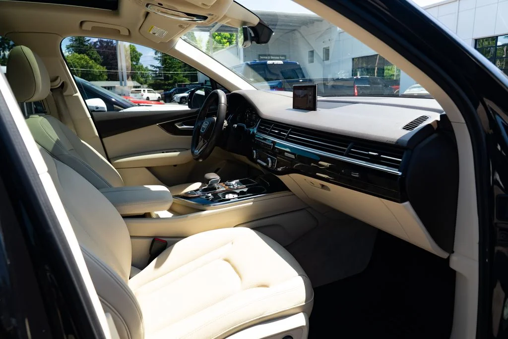 Used 2019 Black Audi 55 Prestige image 27