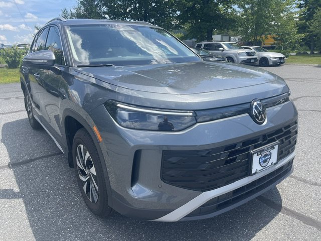 New 2026 Platinum Gray Metallic Volkswagen 2.0T S image 3