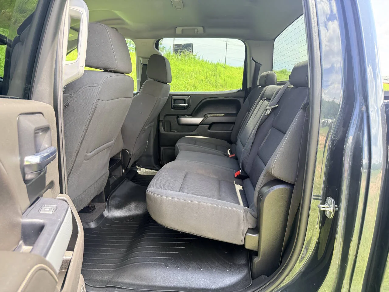 Used 2018 Gray Chevrolet LT Z71 4x4 4dr Crew Cab 5.8 ft. SB image 15