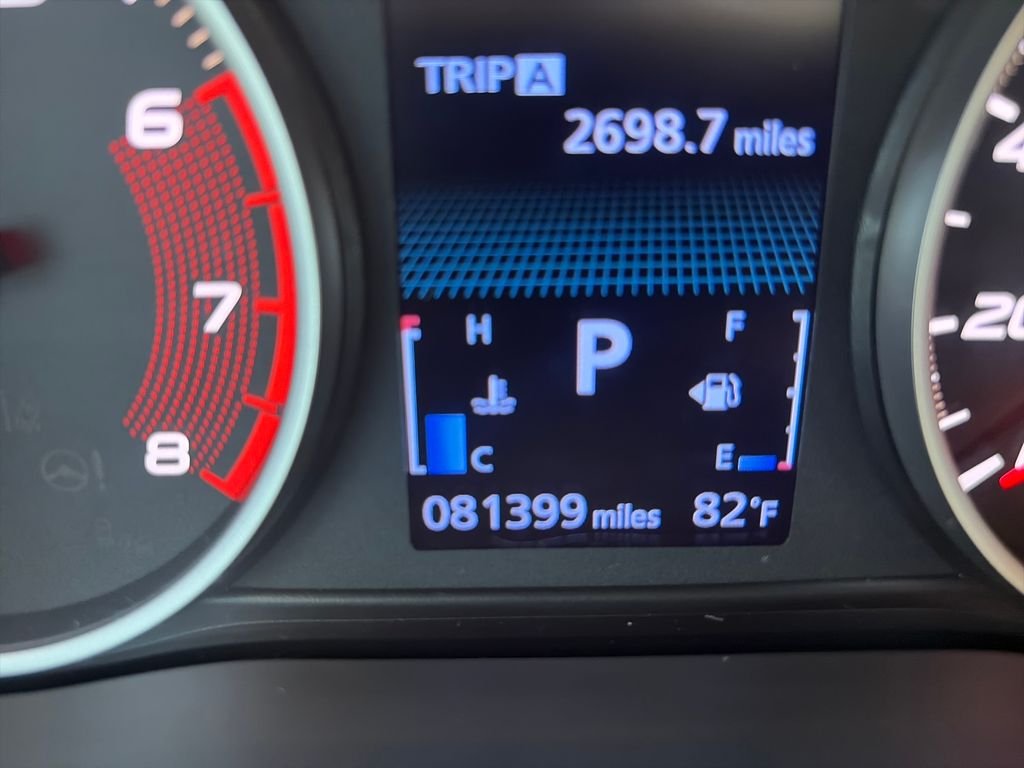 Used 2020 Silver Mitsubishi ES image 16