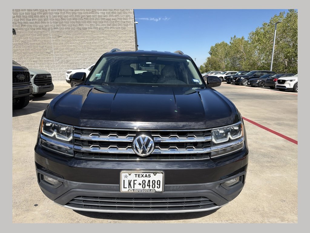 Used 2018 Black Volkswagen 3.6L V6 SE image 1