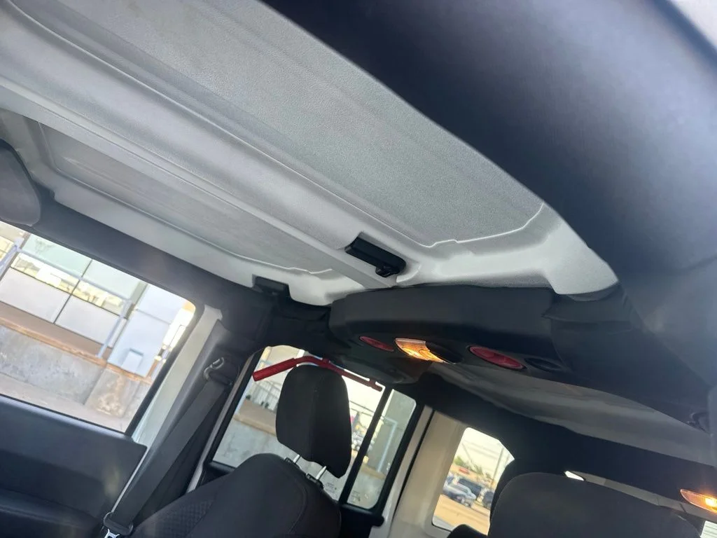 Used 2014 White Jeep Unlimited Sport image 7