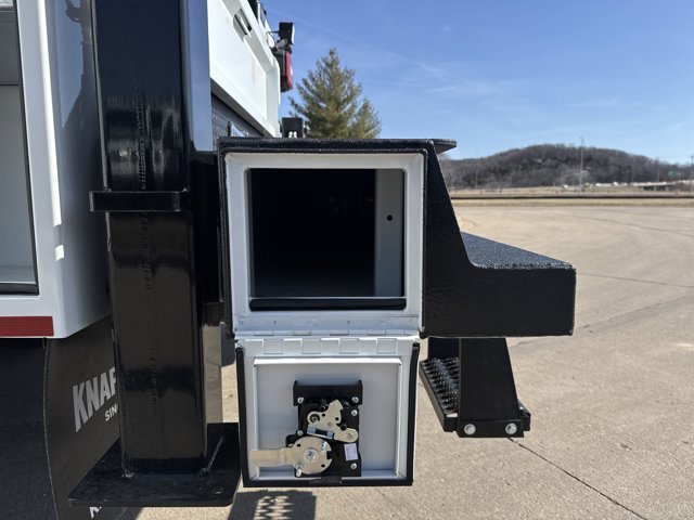 2024 Ford F-550 Super Duty Chassis Cab XL - Photo 15
