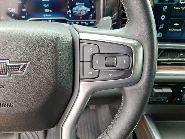 Used 2023 White Chevrolet RST image 22