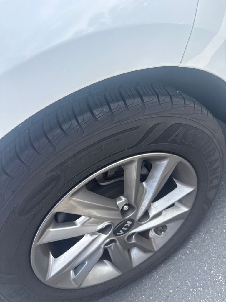 2019 Kia Optima LX - Photo 10