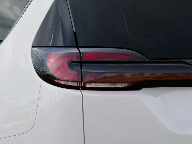 New 2027 Bright White Clear-Coat Exterior Paint Chrysler Limited image 9