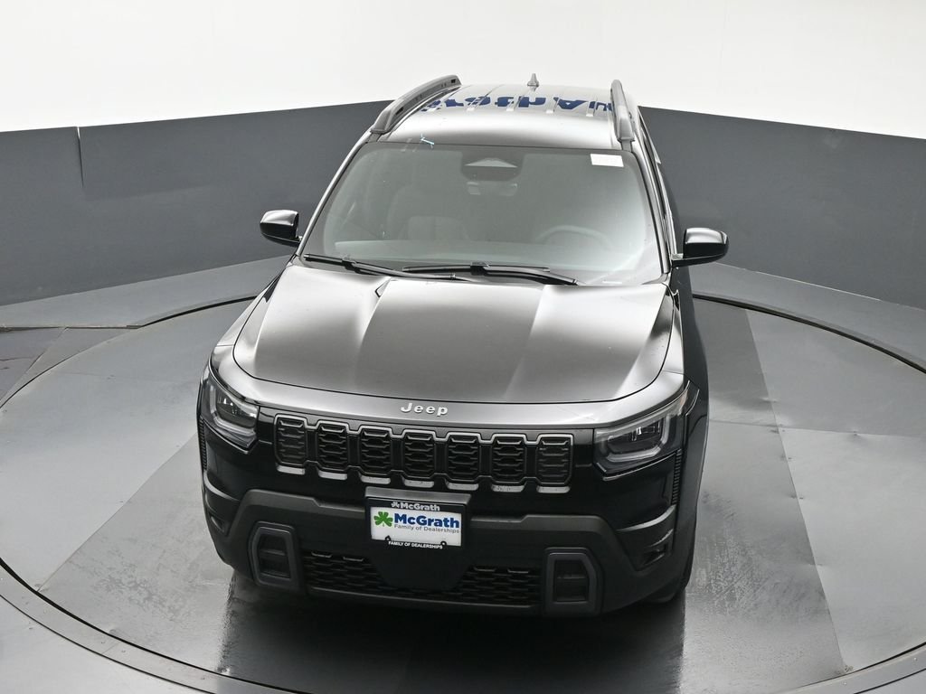New 2026 Diamond Black Crystal Pearl-Coat Exterior Paint Jeep Laredo image 23