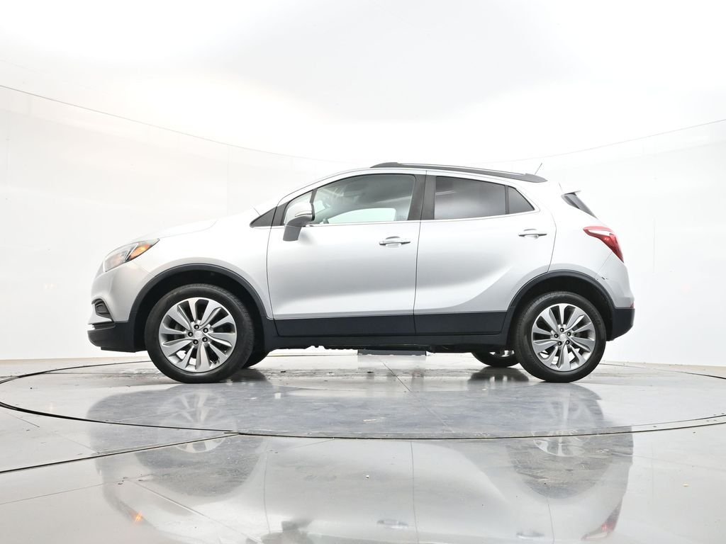 Used 2018 Silver Buick Preferred image 35