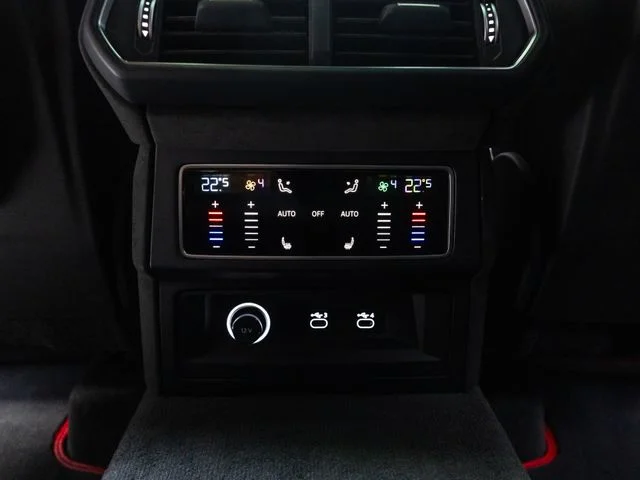 Used 2025 Black Lamborghini SE image 58