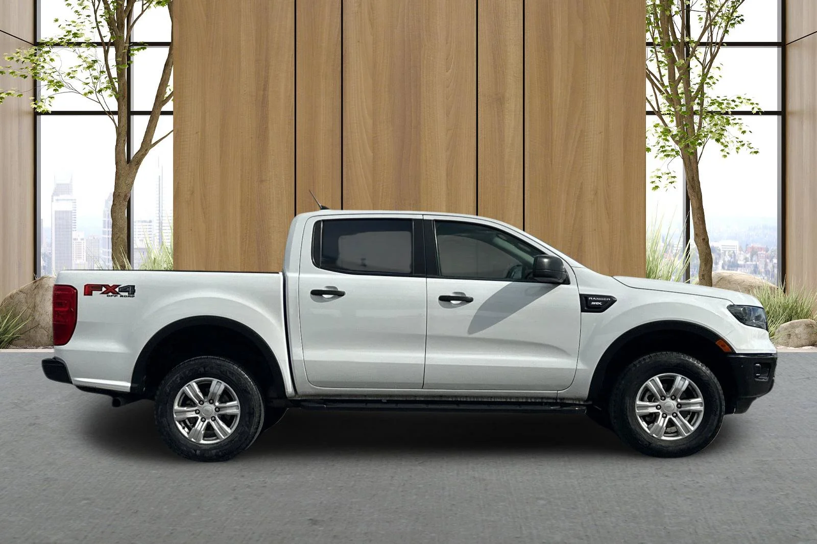 Used 2021 White Ford XL image 3