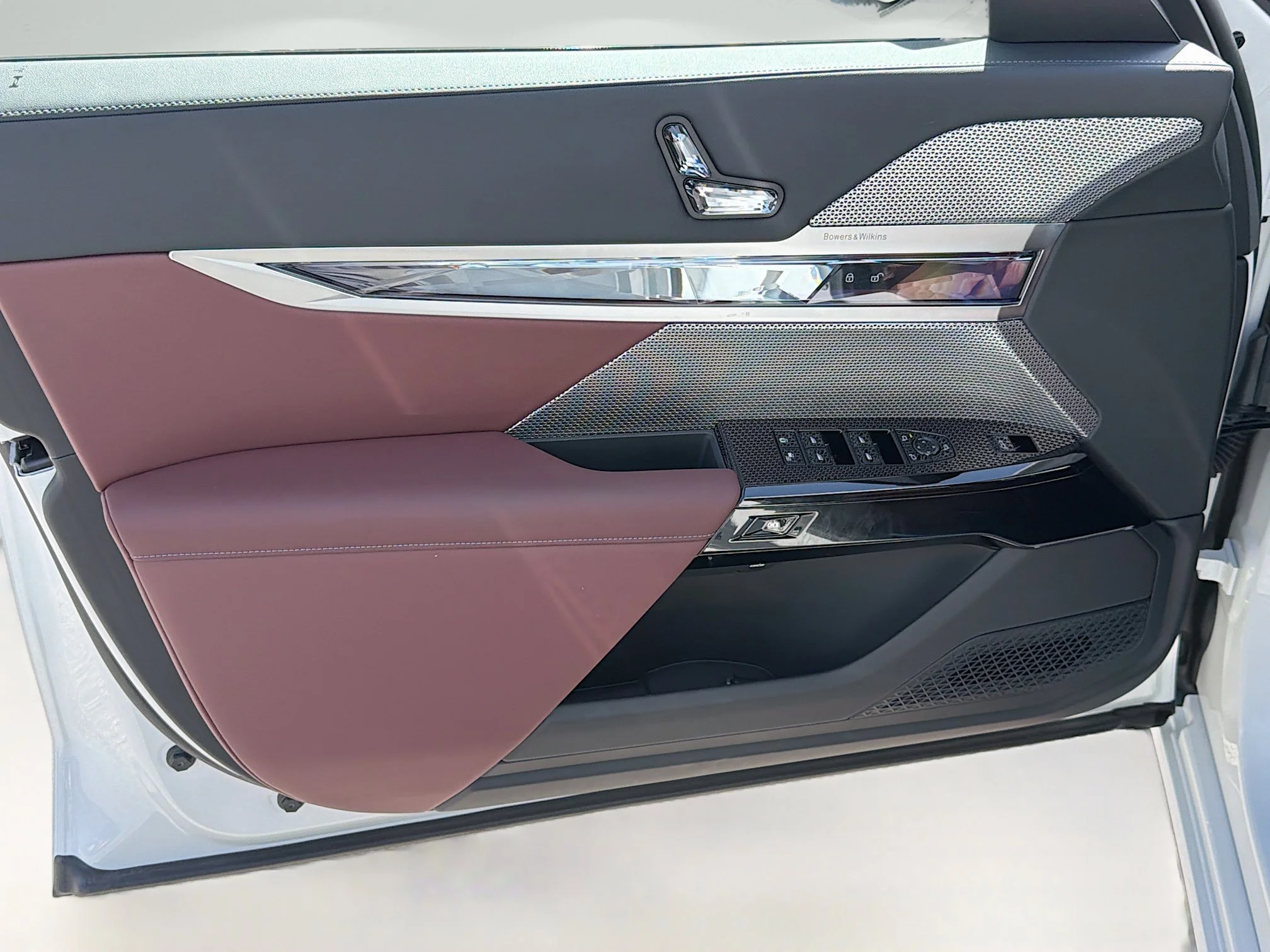 New 2026 Alpine White BMW 740i image 21