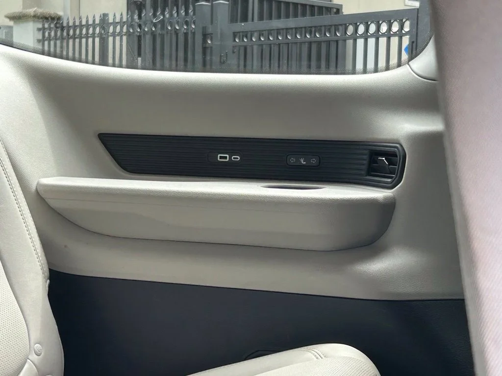 Used 2024 White Jeep Series II image 37