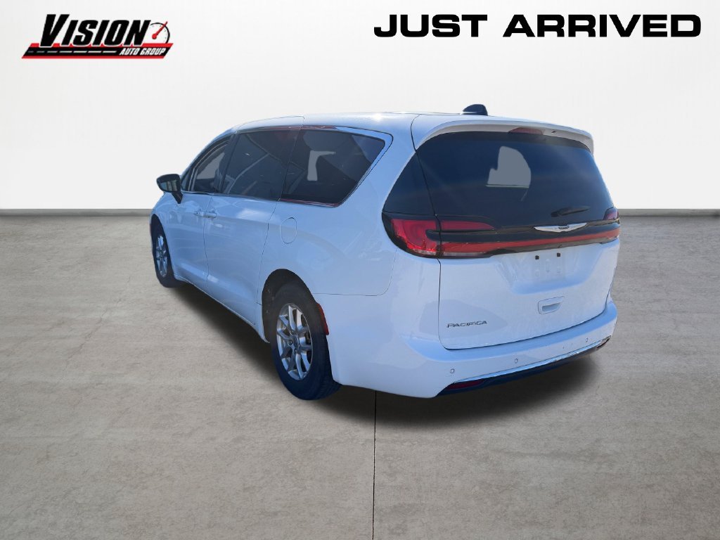 Used 2024 White Chrysler Touring L image 7