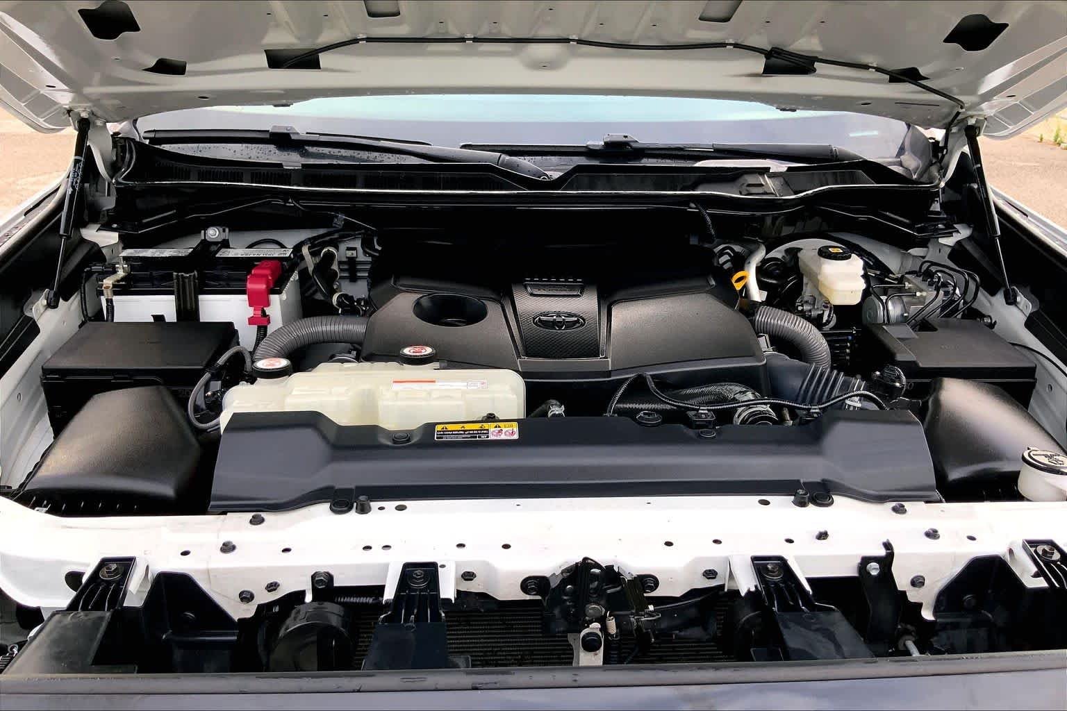 Used 2022 White Toyota SR image 31