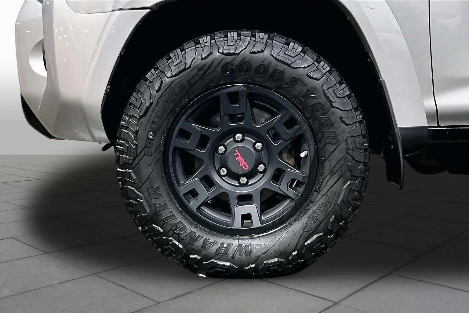 Used 2021 Classic Silver Metallic Toyota Venture image 11