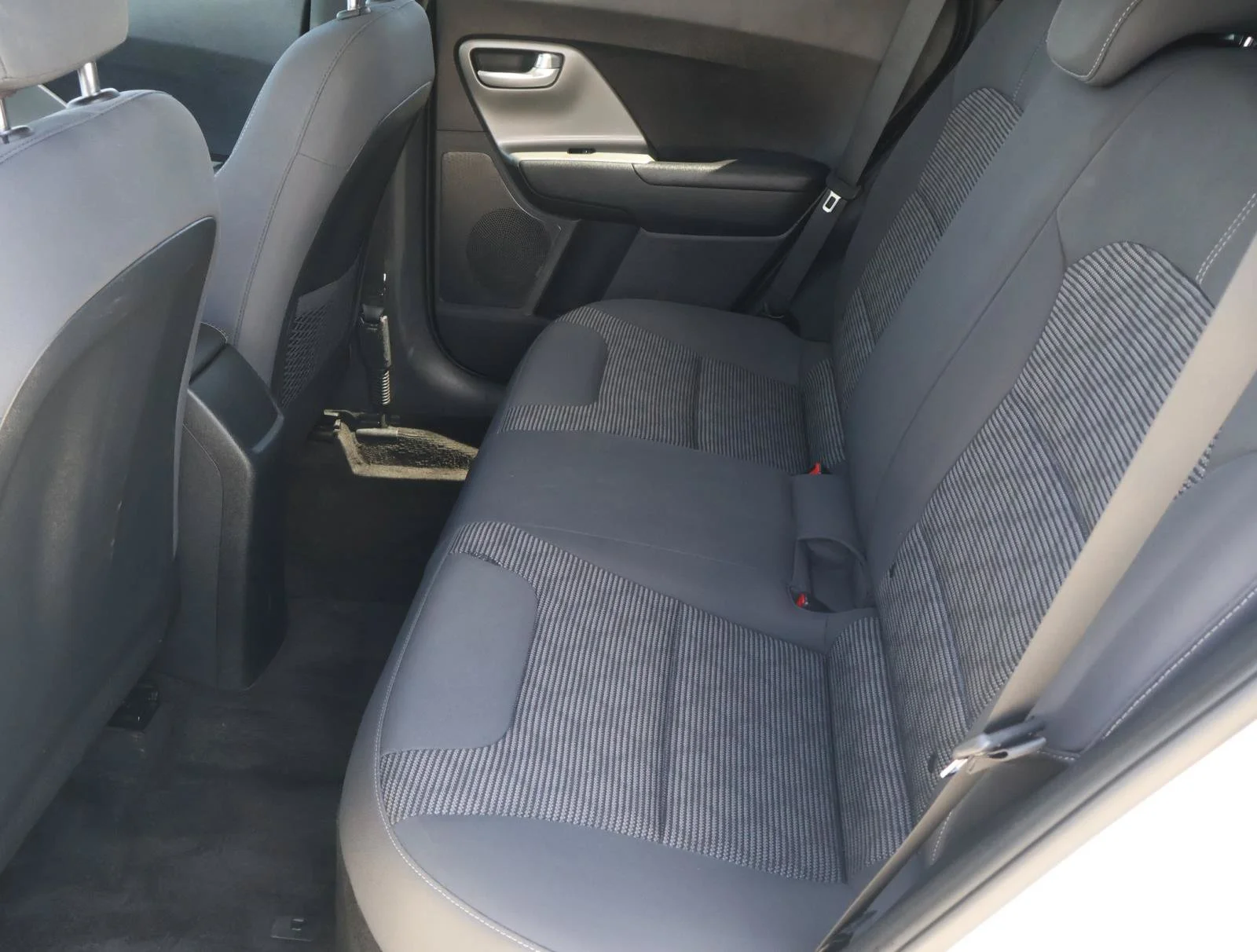 Used 2021 Snow White Pearl Kia LX image 18
