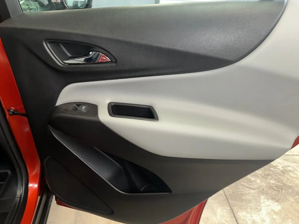 2020 Chevrolet Equinox LS - Photo 26