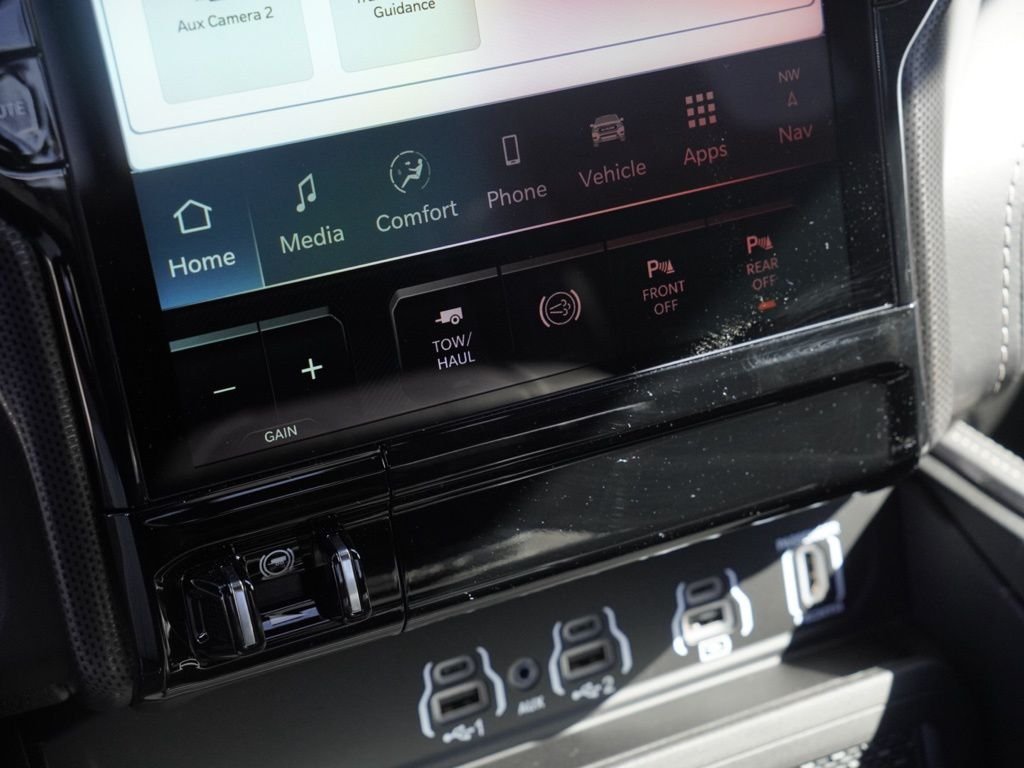 New 2026 Bright White Clear-Coat Exterior Paint RAM Limited image 15