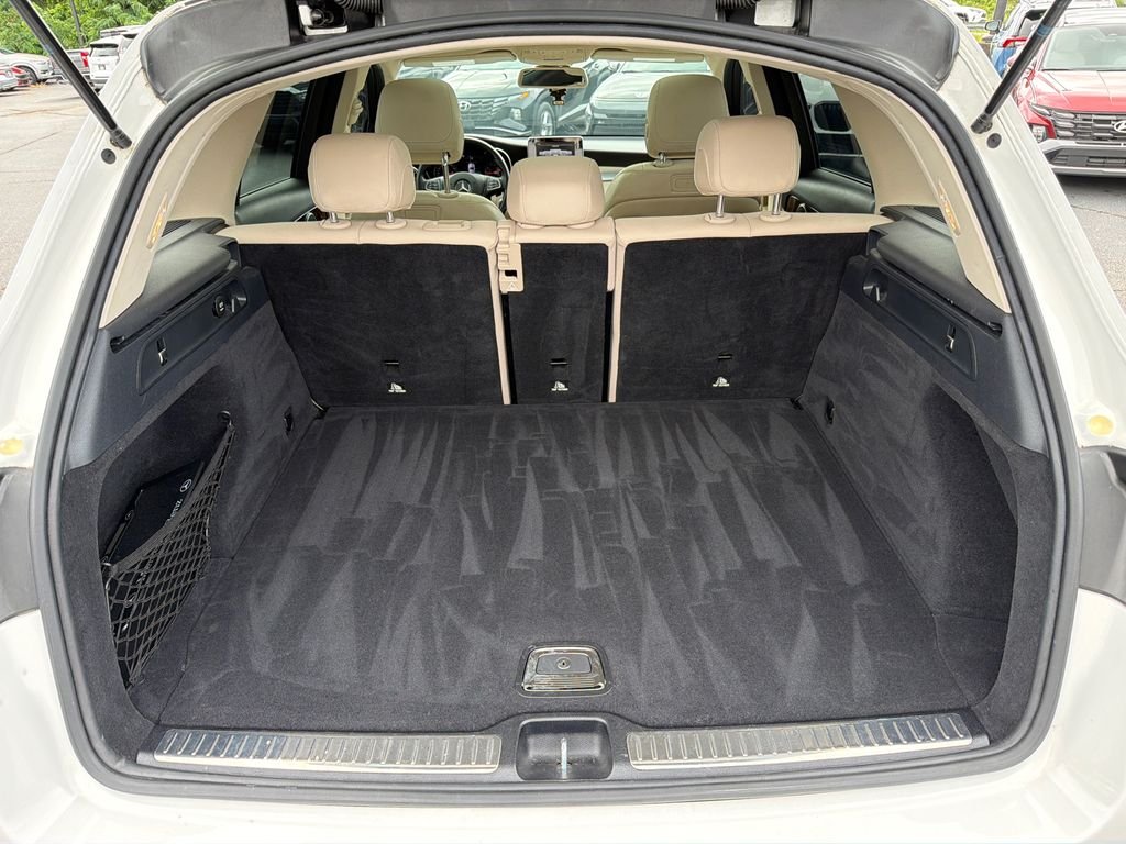 Used 2019  Mercedes-Benz GLC 300 image 18