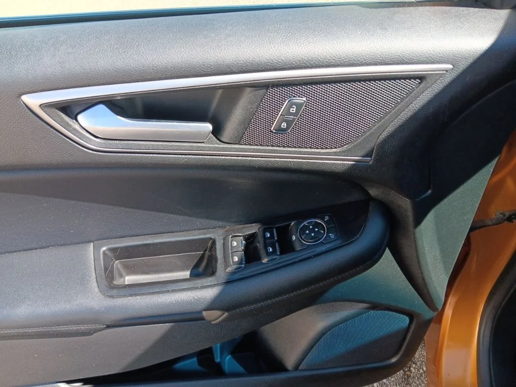 Used 2016 Electric Spice Metallic Ford SEL image 16